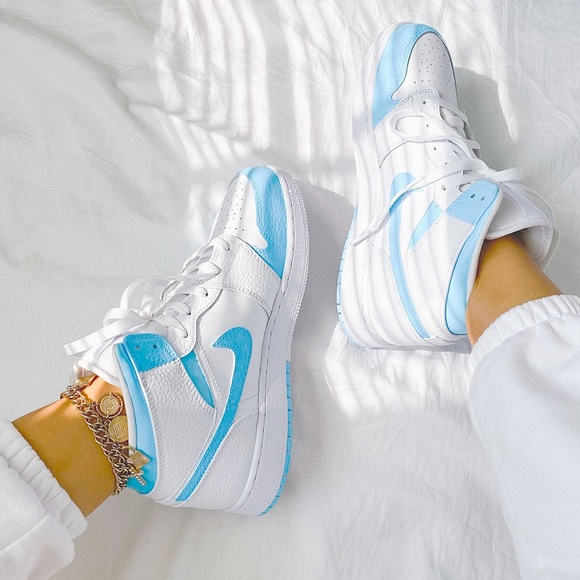 Nike custom air jordan 1 mid sneakers - Picture 2 of 4